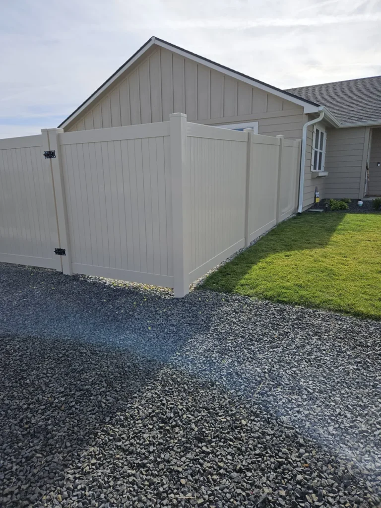 White vinyl backyard enclosure